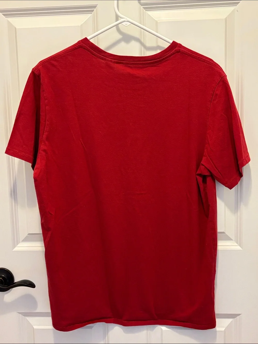 Levi's. Red Short Sleeve 100%‎ Cotton Tee with Off-White Graphic Sz Large